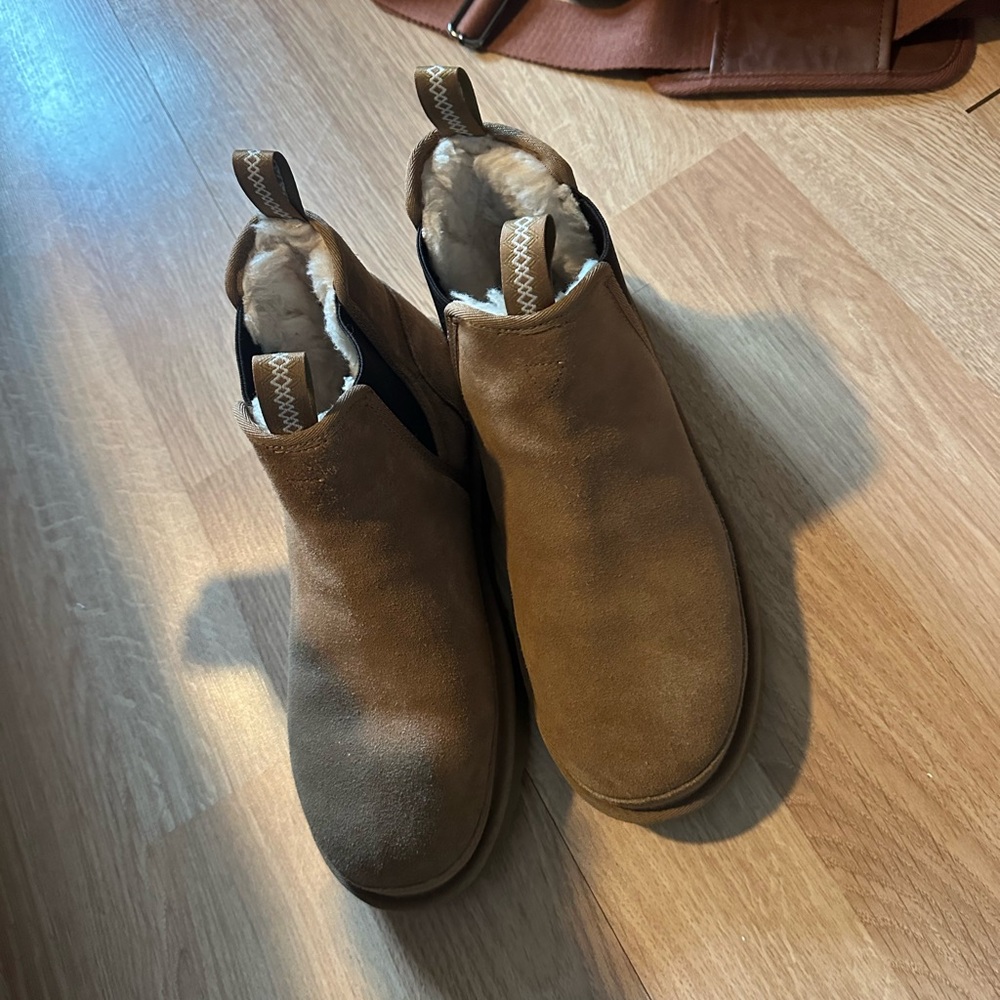 UGG Men's Chestnut Suede Slip-On Chukka Boots - Picture 4 of 5